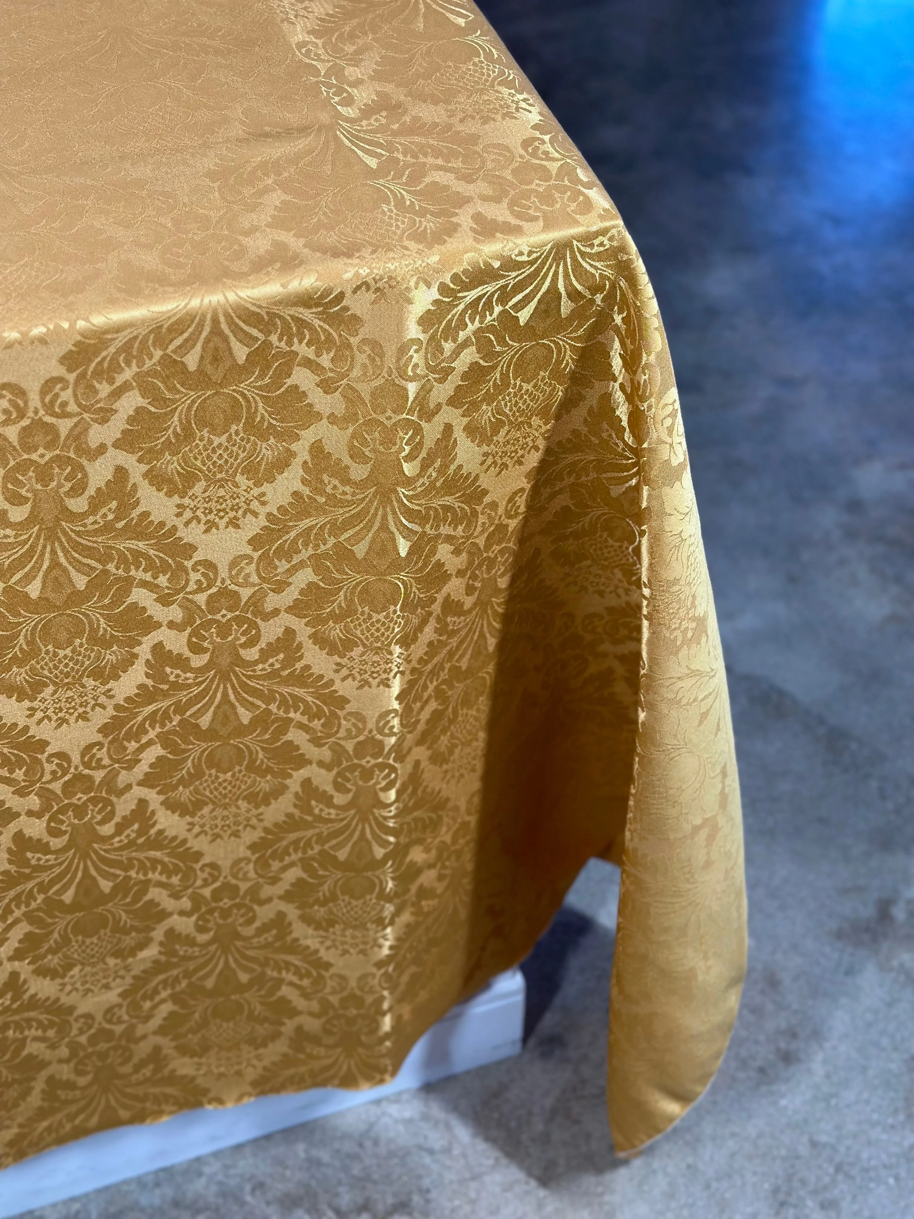 1pc - Damask Poly Table Linen 126" Round - Gold 1326